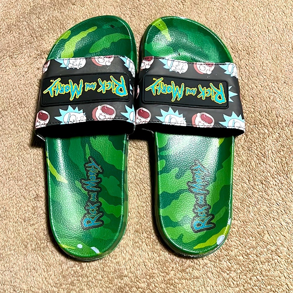 Rick & Morty flip flops size 9